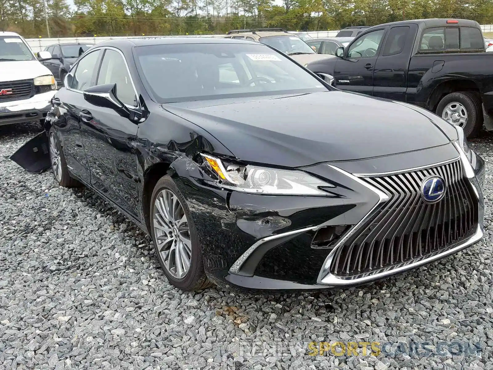 1 Photograph of a damaged car JTHB21B16K2039647 LEXUS ES300 2019