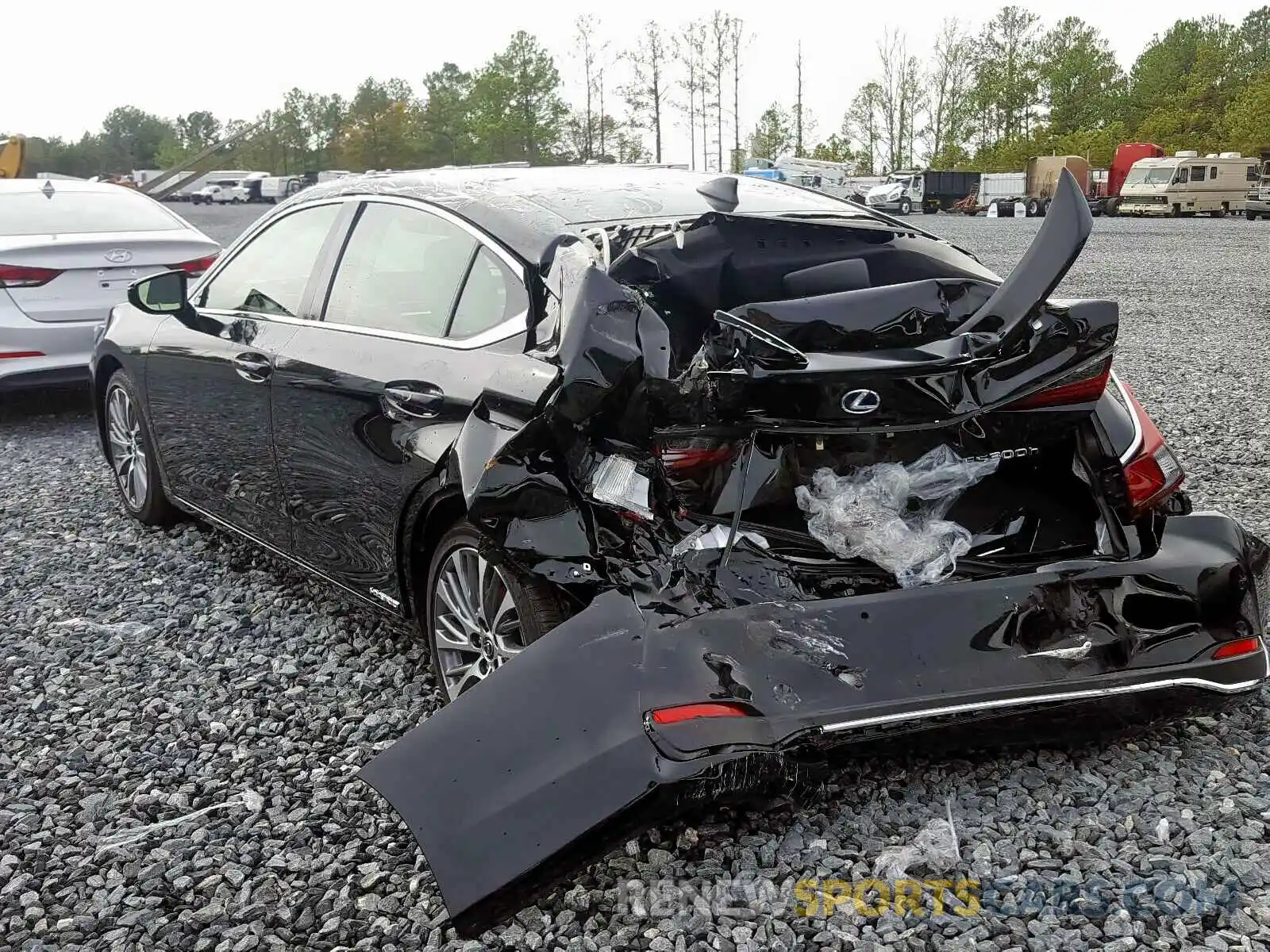 3 Photograph of a damaged car JTHB21B16K2039647 LEXUS ES300 2019