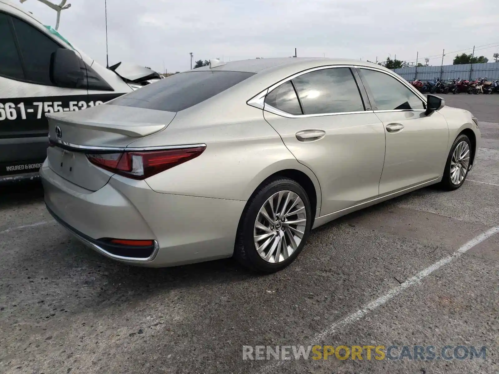 4 Photograph of a damaged car JTHB21B17K2014756 LEXUS ES300 2019