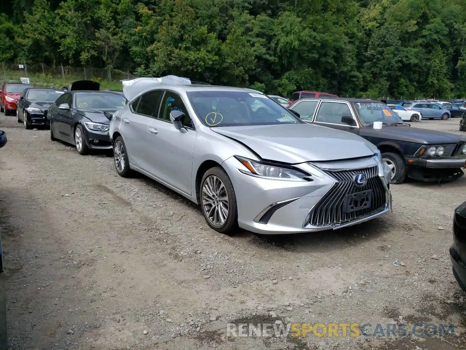 1 Photograph of a damaged car JTHB21B17K2030570 LEXUS ES300 2019