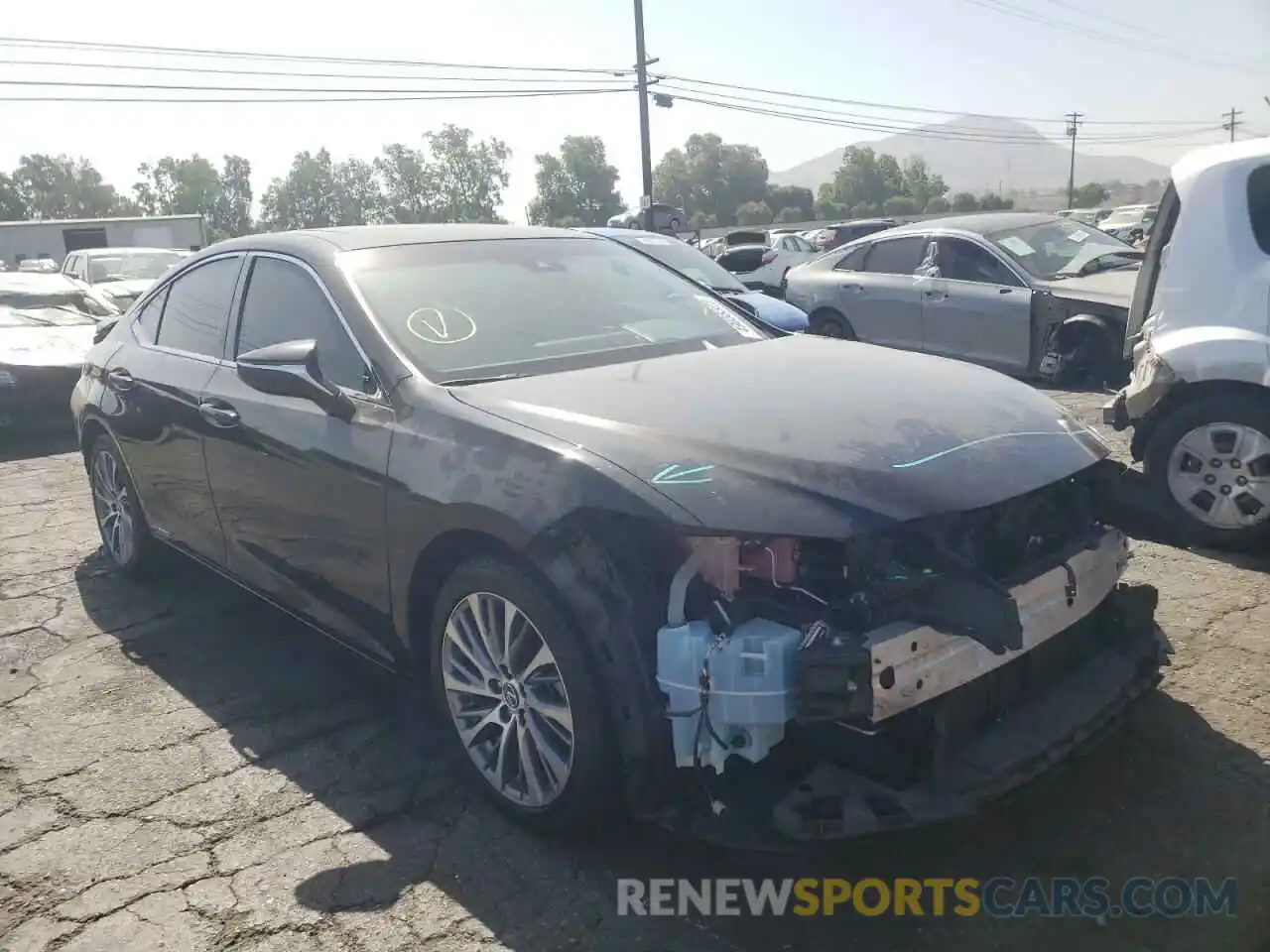 1 Photograph of a damaged car JTHB21B17K2032657 LEXUS ES300 2019