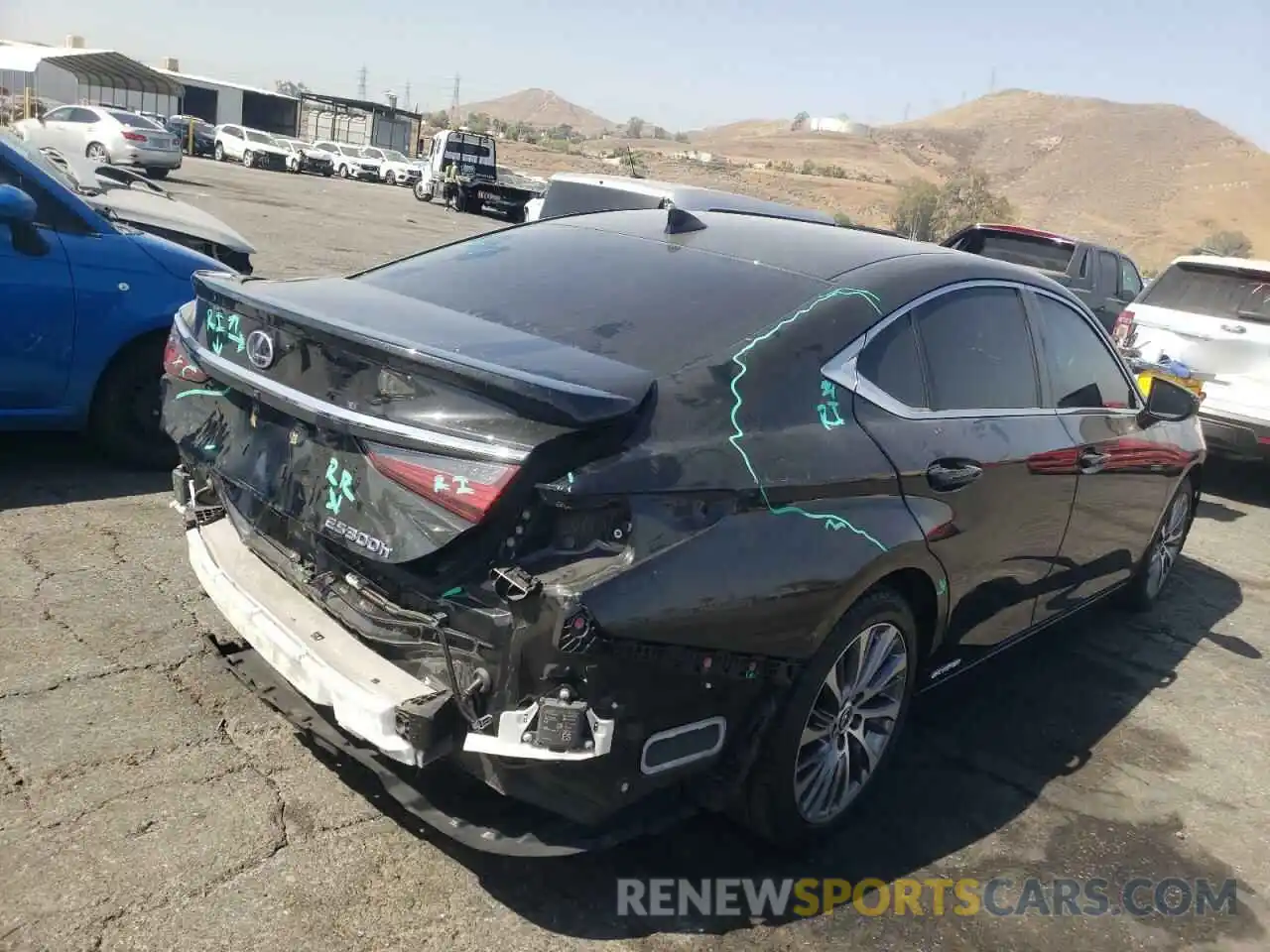 4 Photograph of a damaged car JTHB21B17K2032657 LEXUS ES300 2019