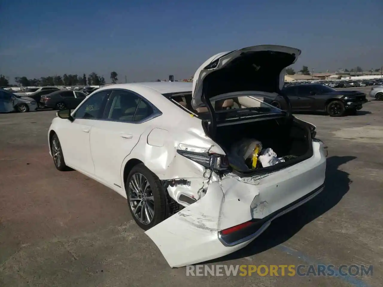 3 Photograph of a damaged car JTHB21B18K2007590 LEXUS ES300 2019