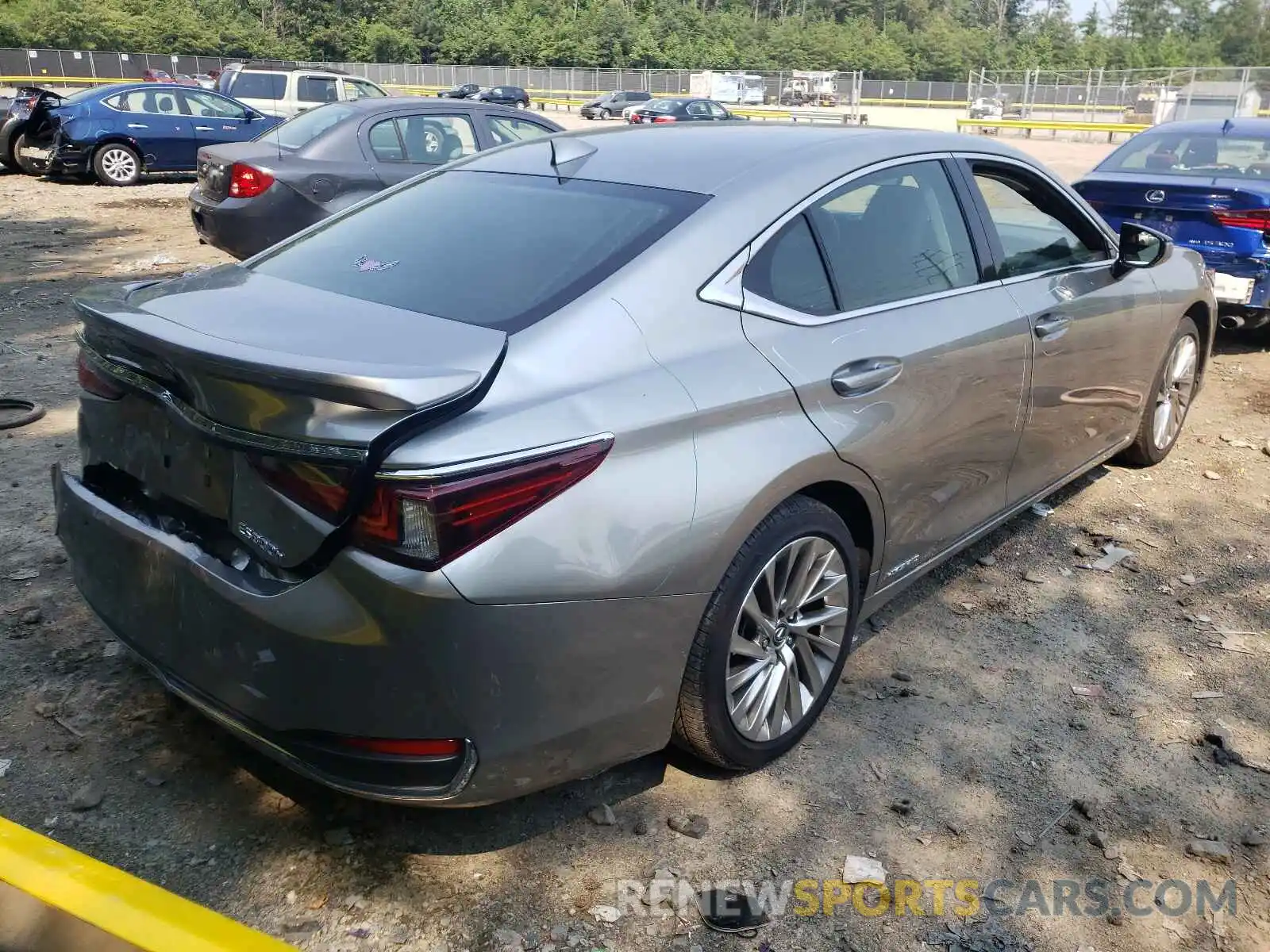 4 Photograph of a damaged car JTHB21B18K2027578 LEXUS ES300 2019