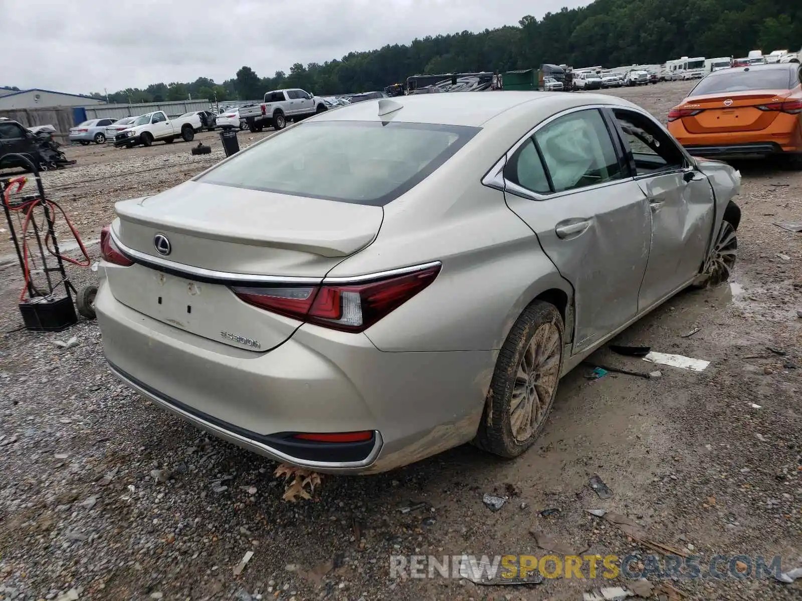 4 Photograph of a damaged car JTHB21B18K2036233 LEXUS ES300 2019