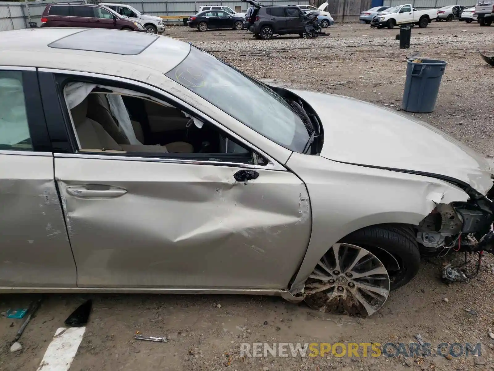 9 Photograph of a damaged car JTHB21B18K2036233 LEXUS ES300 2019