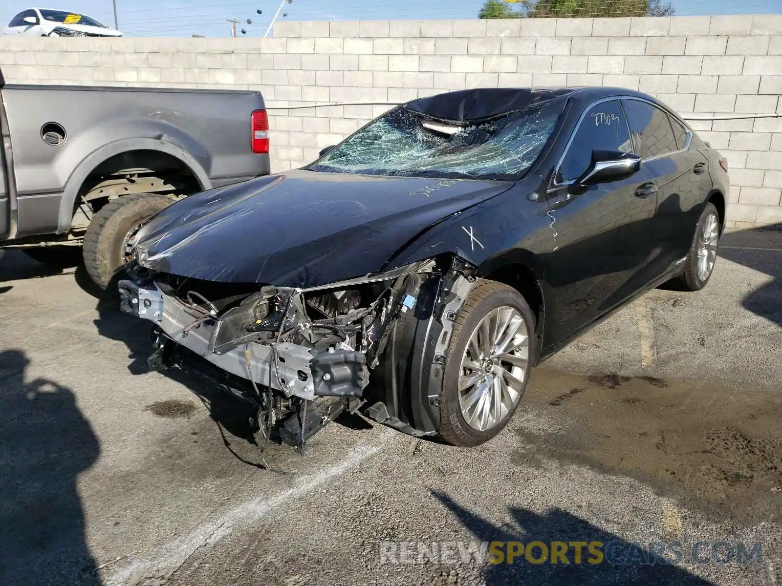 2 Photograph of a damaged car JTHB21B18K2038404 LEXUS ES300 2019