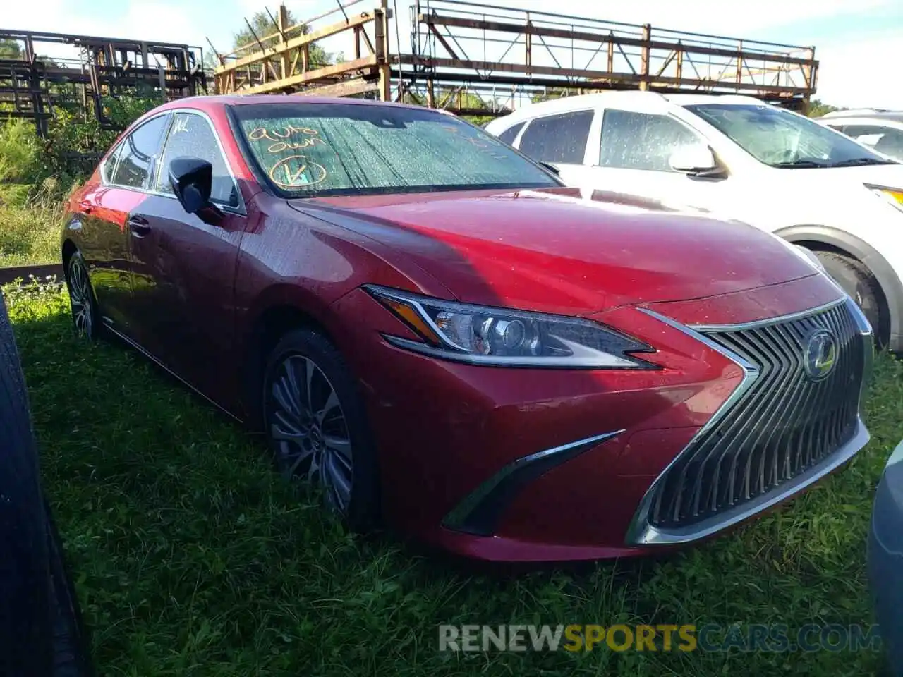 1 Photograph of a damaged car JTHB21B19K2024687 LEXUS ES300 2019