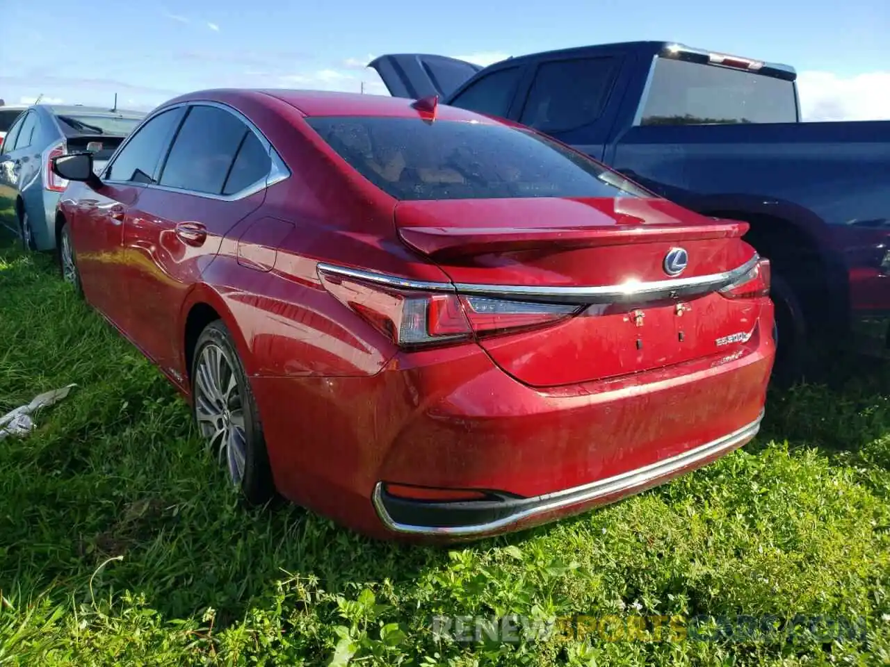 3 Photograph of a damaged car JTHB21B19K2024687 LEXUS ES300 2019