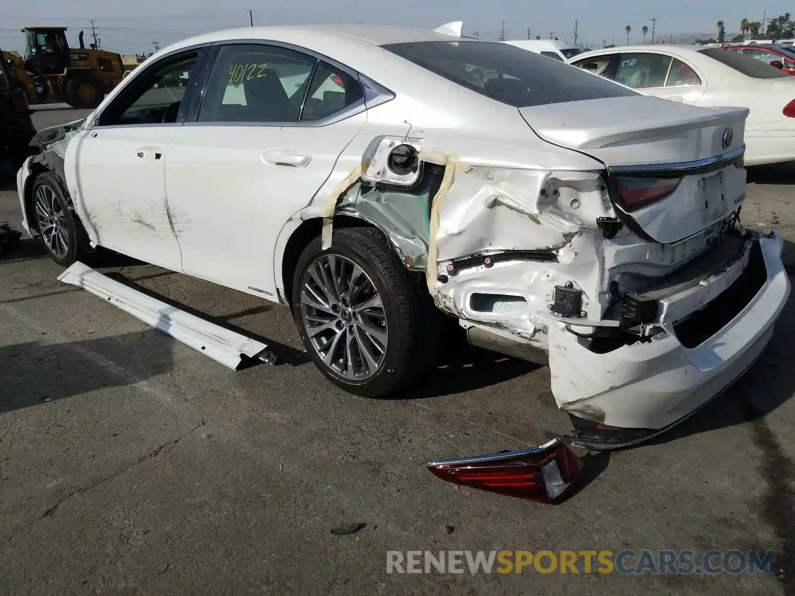 9 Photograph of a damaged car JTHB21B19K2027704 LEXUS ES300 2019