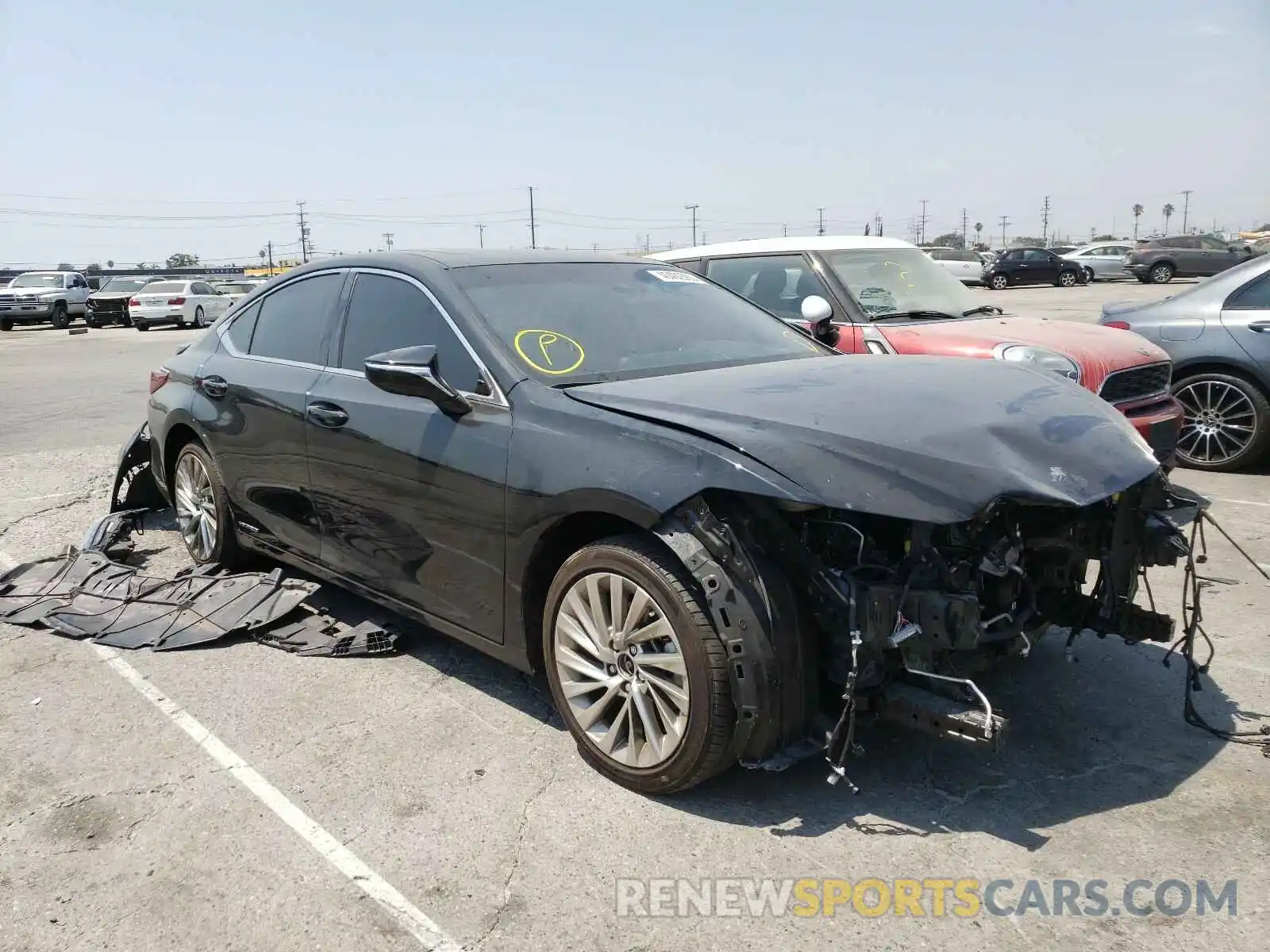 1 Photograph of a damaged car JTHB21B19K2037889 LEXUS ES300 2019