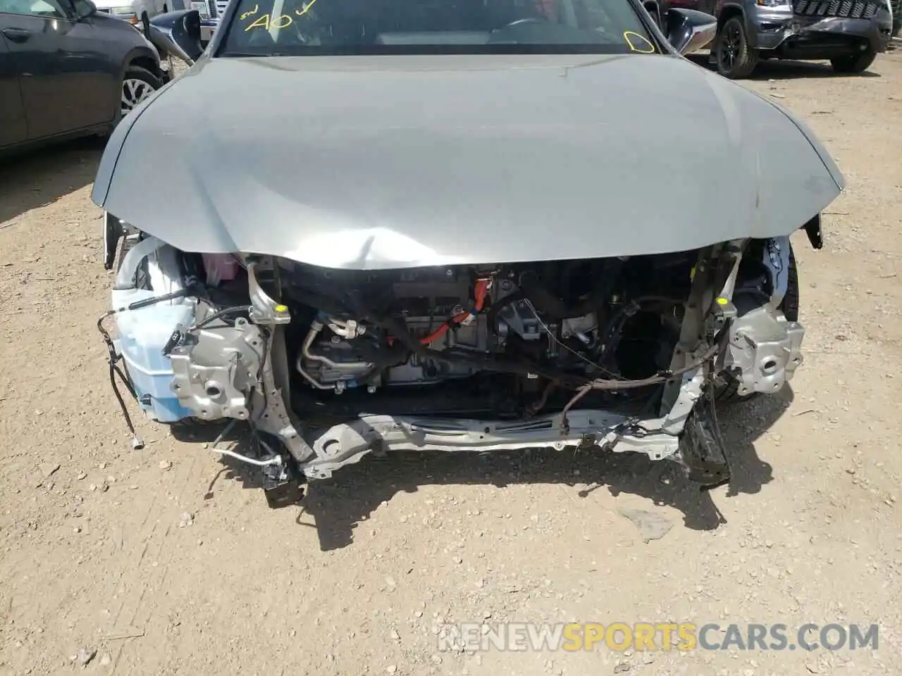 9 Photograph of a damaged car JTHB21B19K2040551 LEXUS ES300 2019