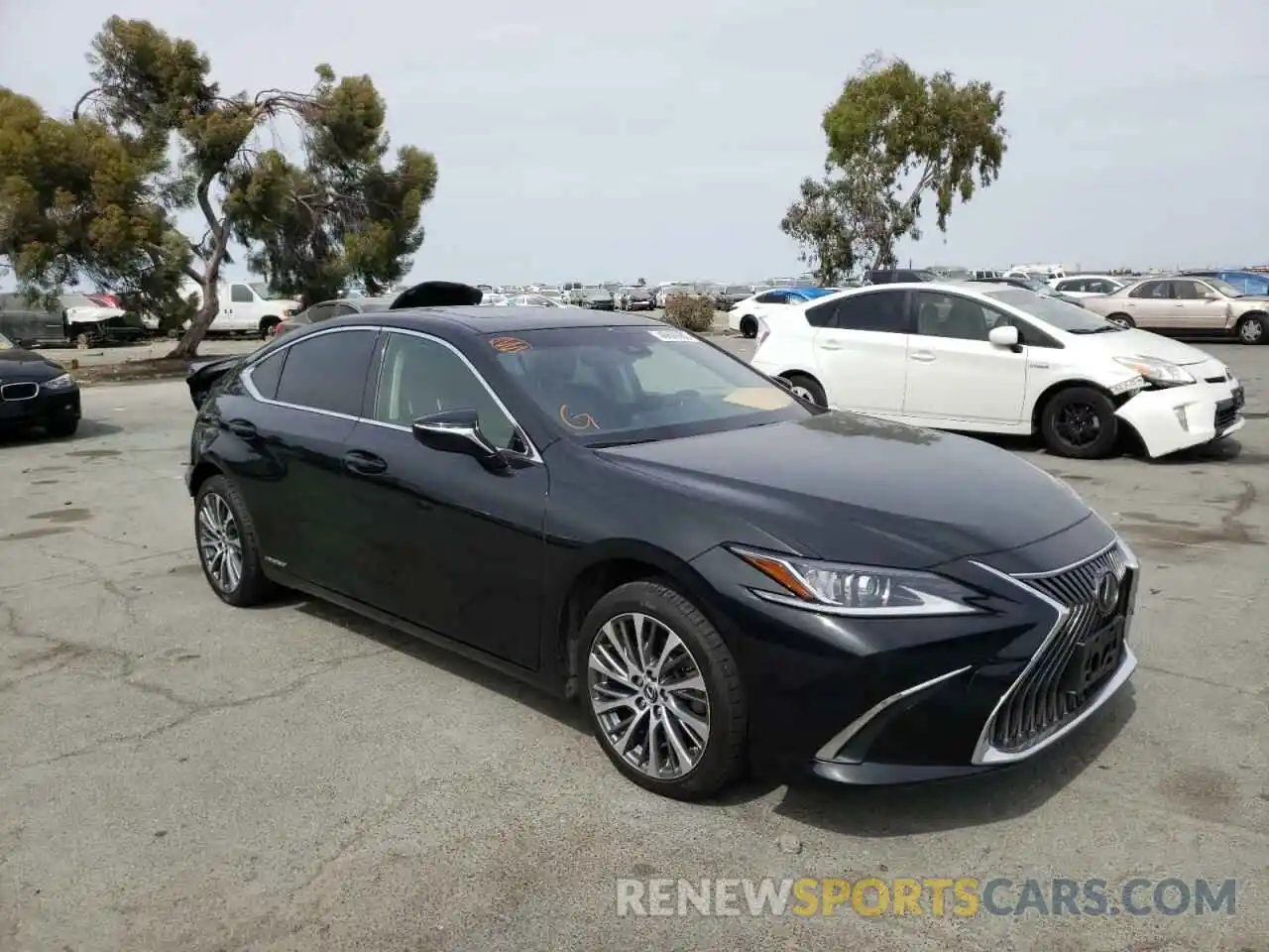 1 Photograph of a damaged car JTHB21B1XK2004352 LEXUS ES300 2019