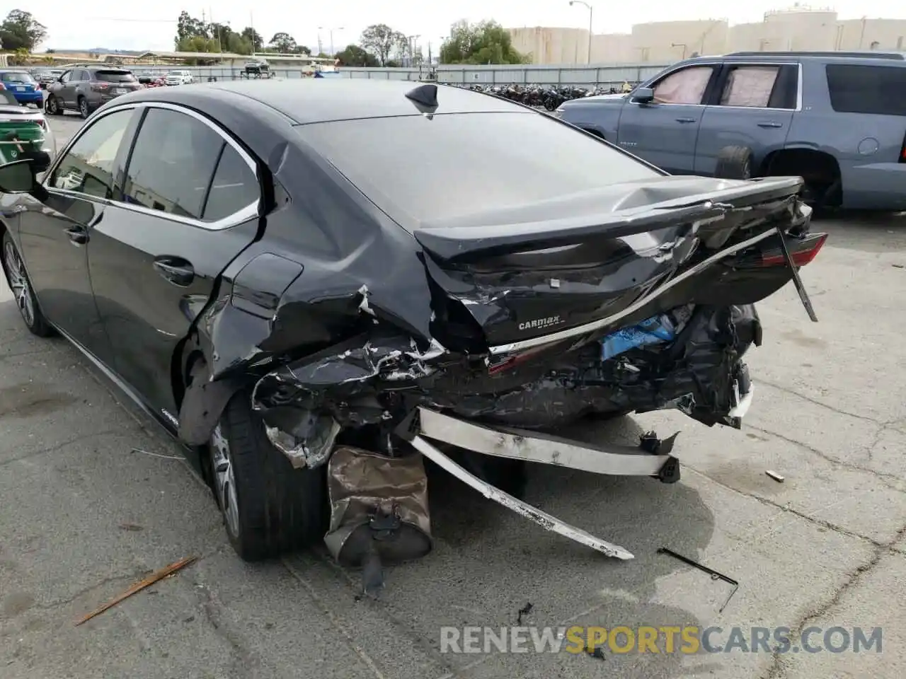 9 Photograph of a damaged car JTHB21B1XK2004352 LEXUS ES300 2019