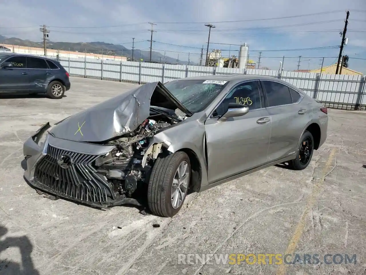 2 Photograph of a damaged car 58AC21B12LU008718 LEXUS ES300 2020