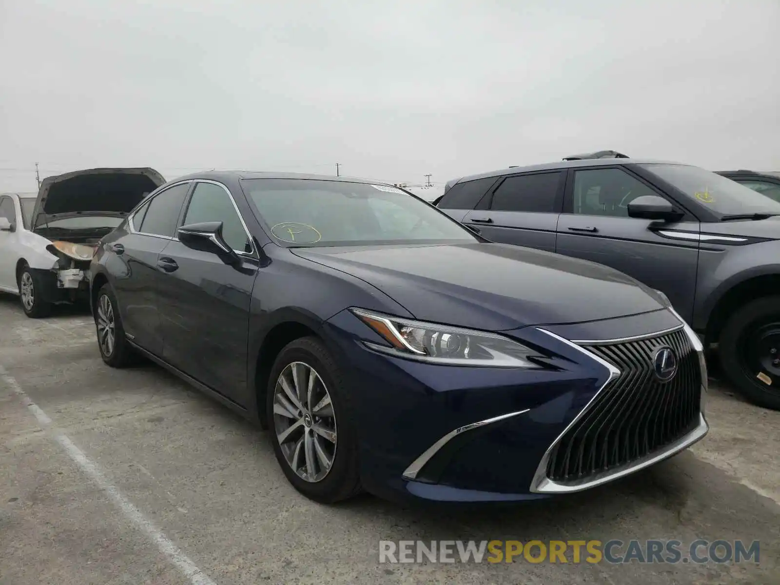 1 Photograph of a damaged car 58AC21B12LU009237 LEXUS ES300 2020