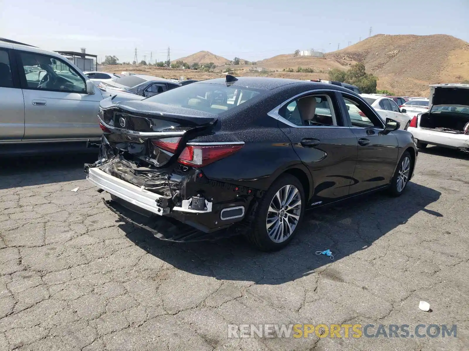 4 Photograph of a damaged car 58AD21B10LU006731 LEXUS ES300 2020