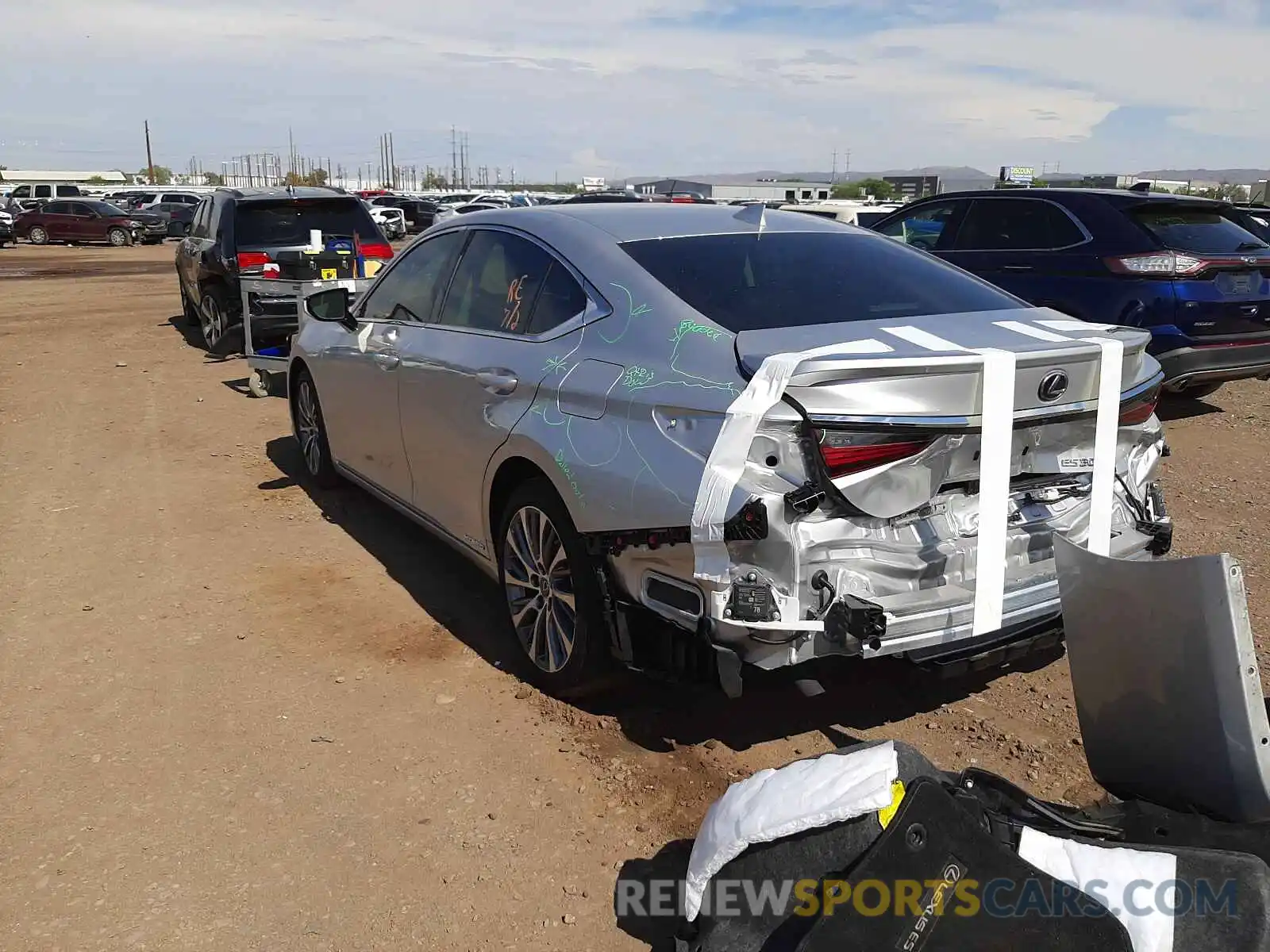 3 Photograph of a damaged car 58AD21B11LU008312 LEXUS ES300 2020