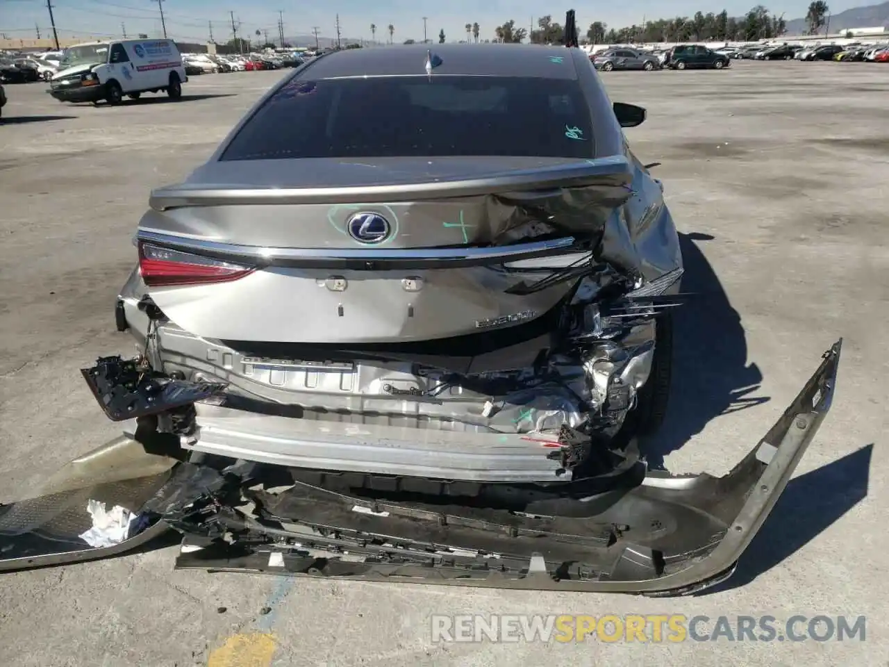 9 Photograph of a damaged car 58AD21B11LU010240 LEXUS ES300 2020