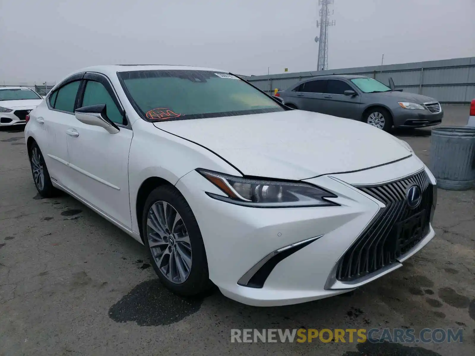 1 Photograph of a damaged car 58AD21B11LU010447 LEXUS ES300 2020