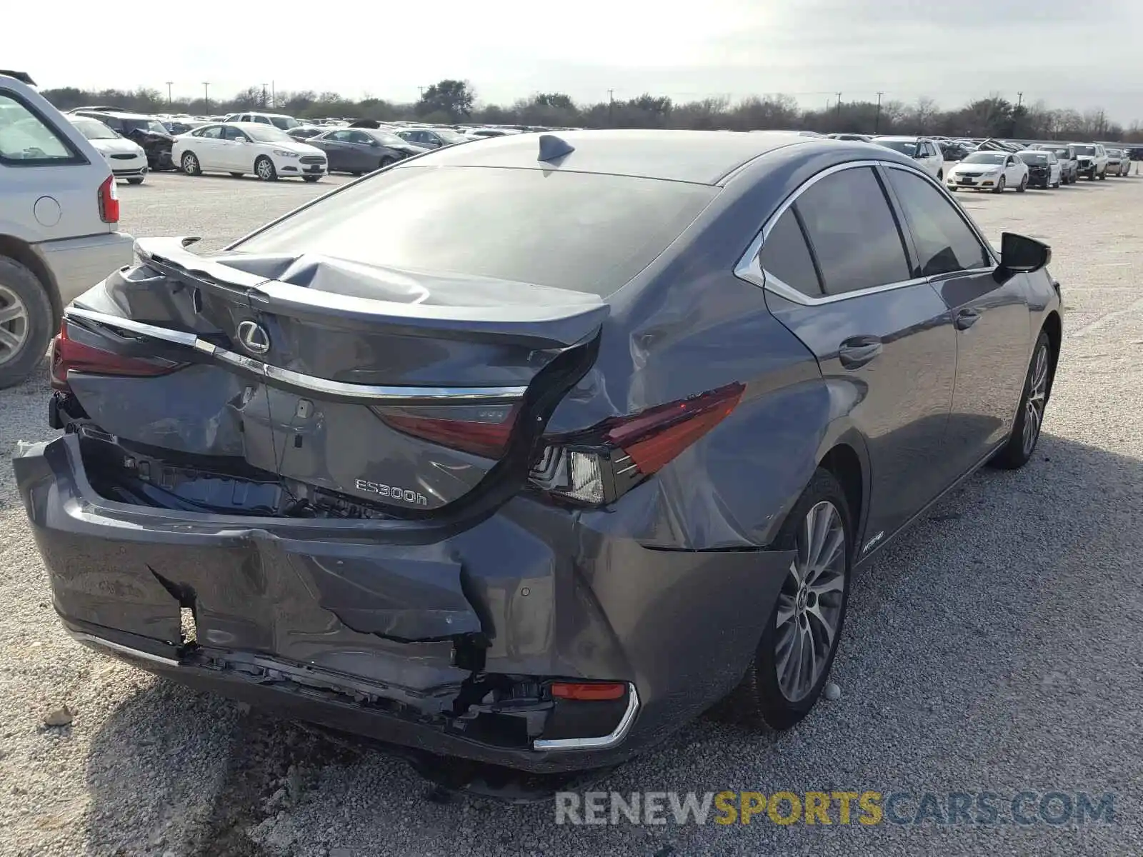 4 Photograph of a damaged car 58AD21B11LU012201 LEXUS ES300 2020