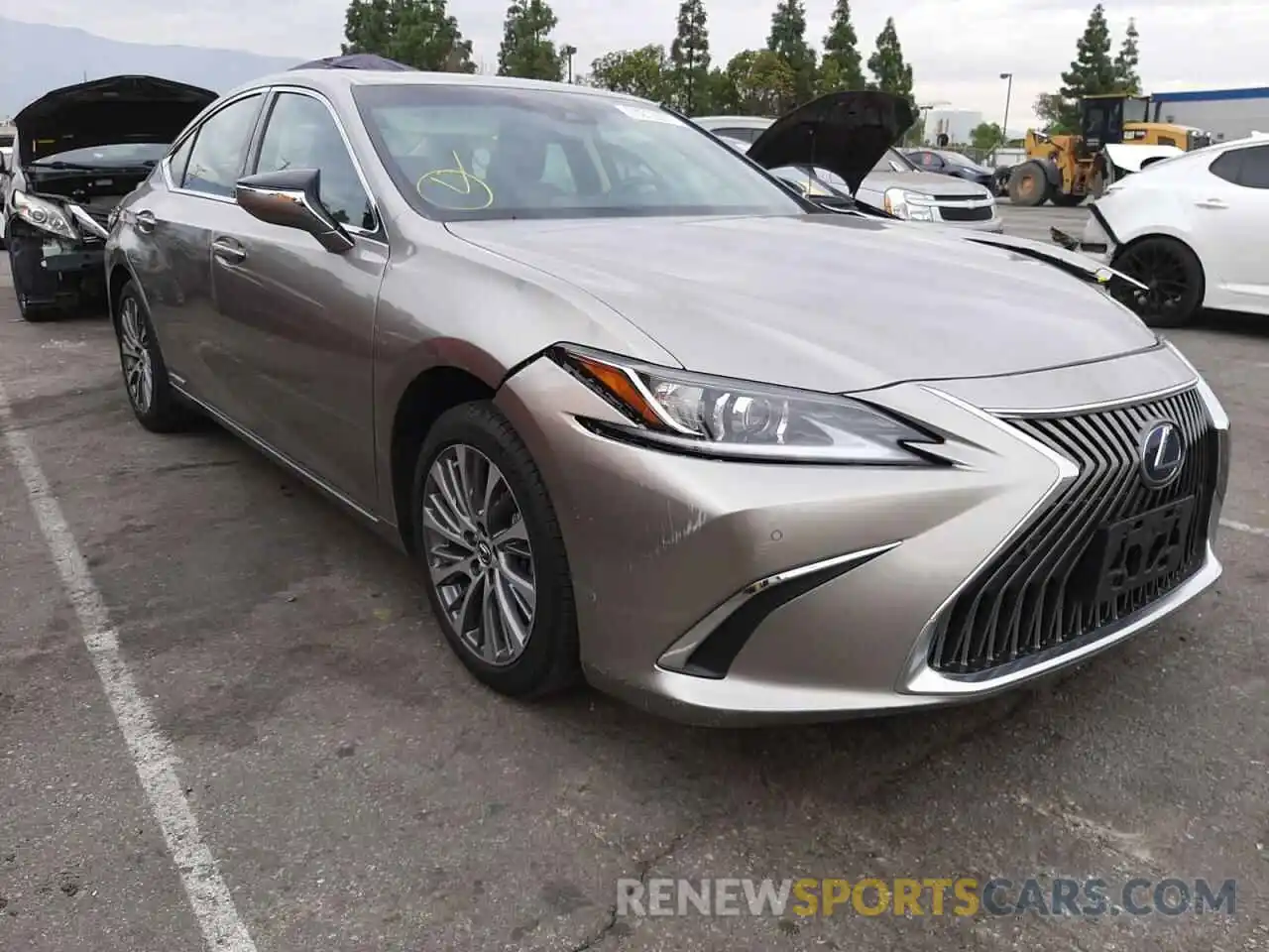 1 Photograph of a damaged car 58AD21B12LU006293 LEXUS ES300 2020