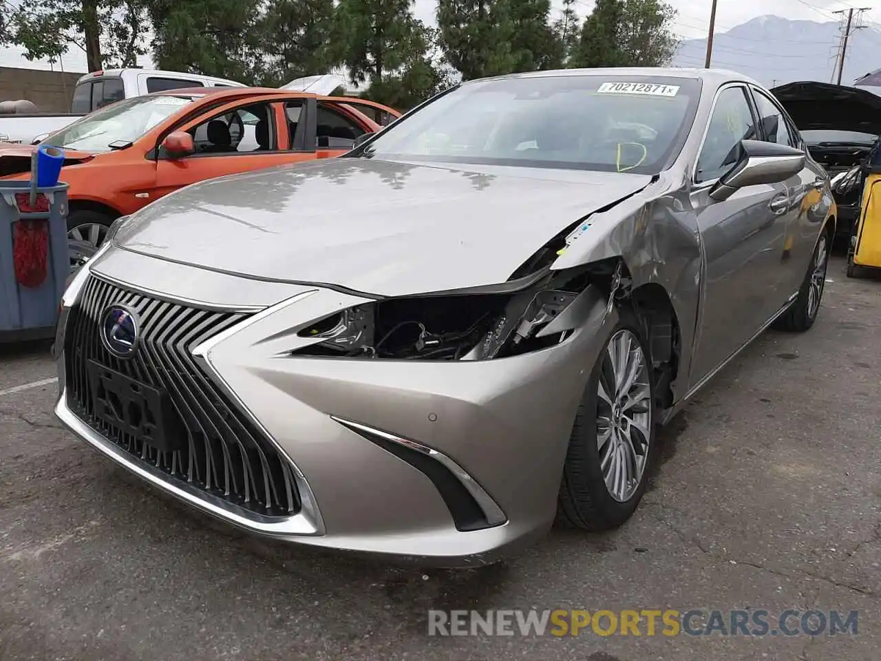 2 Photograph of a damaged car 58AD21B12LU006293 LEXUS ES300 2020