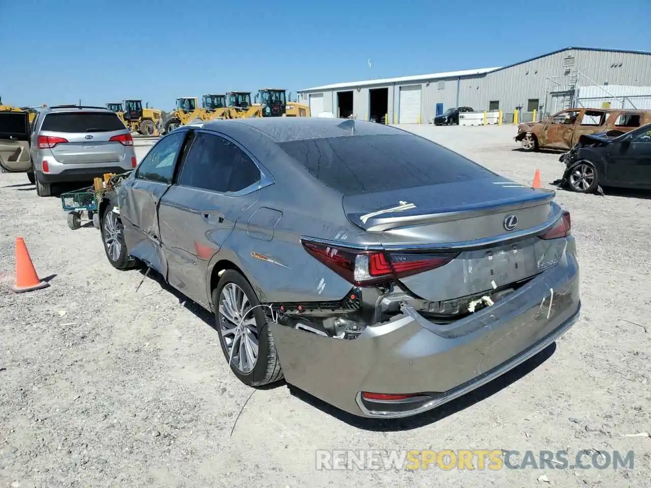 3 Фотография поврежденного автомобиля 58AD21B13LU012037 LEXUS ES300 2020