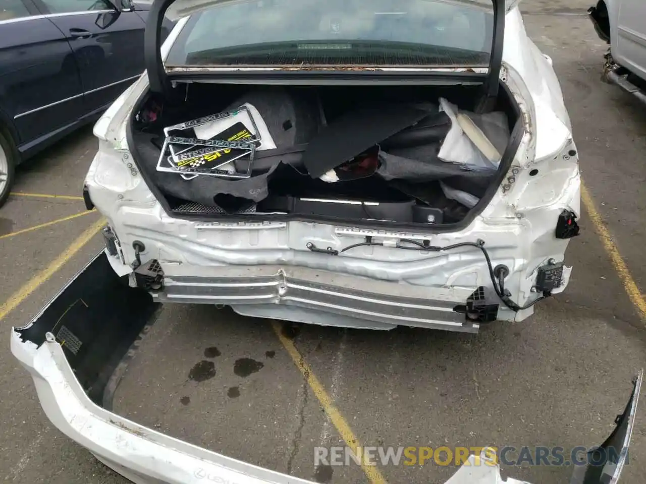 9 Photograph of a damaged car 58AD21B14LU004979 LEXUS ES300 2020