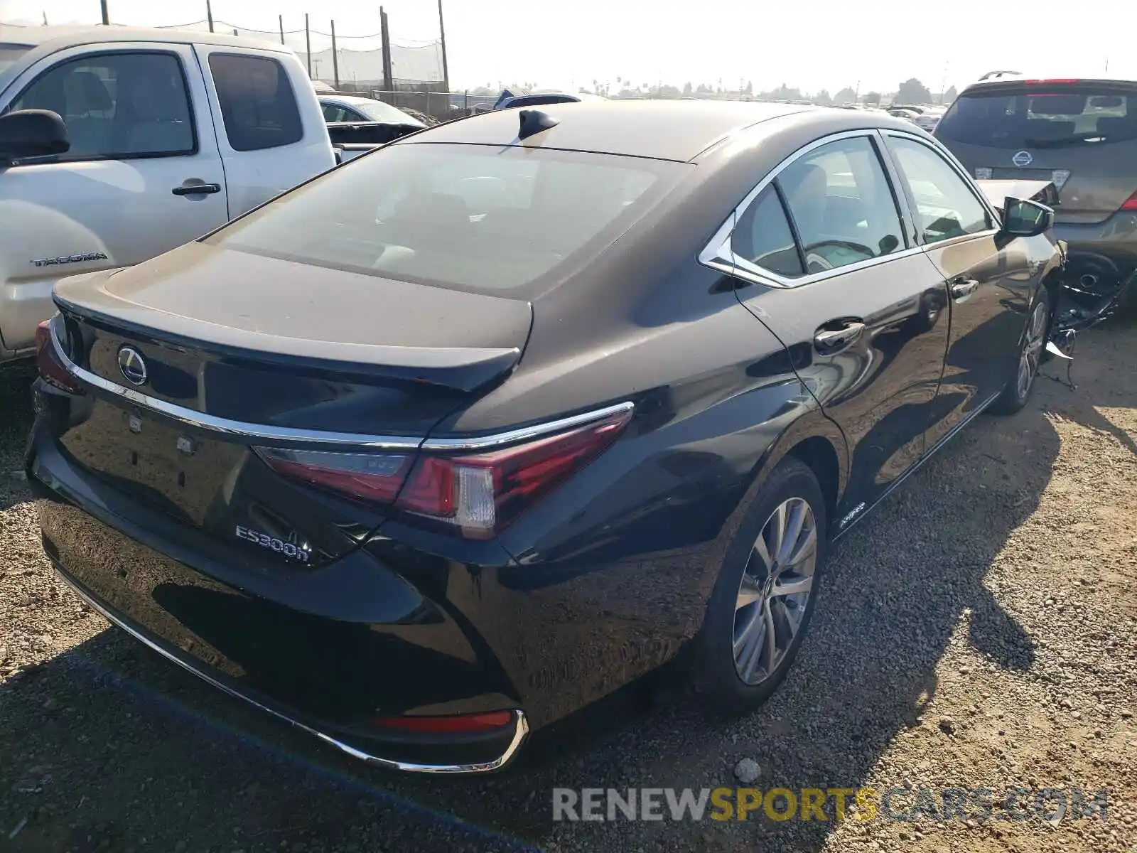 4 Photograph of a damaged car 58AD21B14LU005274 LEXUS ES300 2020