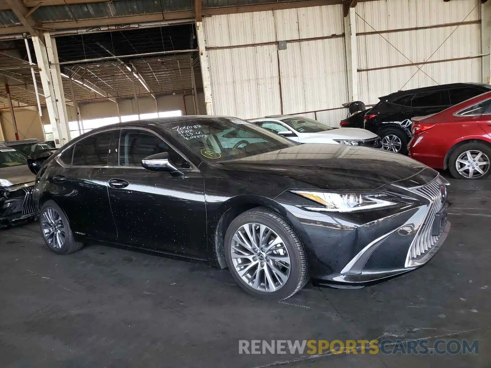 1 Photograph of a damaged car 58AD21B14LU006263 LEXUS ES300 2020