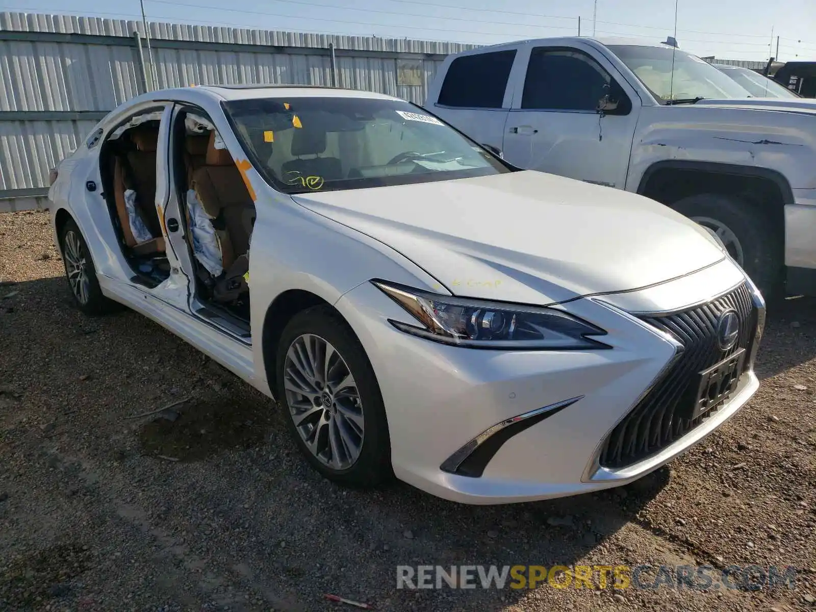 1 Photograph of a damaged car 58AD21B14LU006778 LEXUS ES300 2020