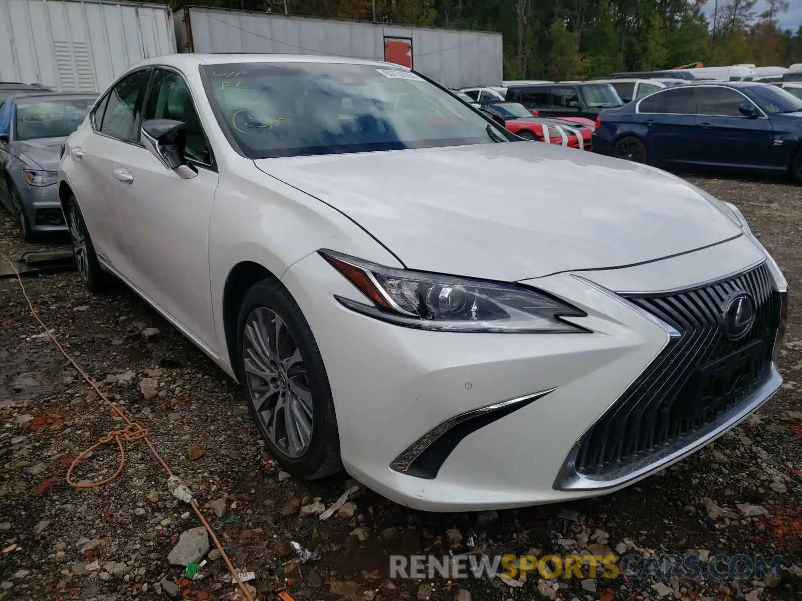 1 Photograph of a damaged car 58AD21B15LU005753 LEXUS ES300 2020