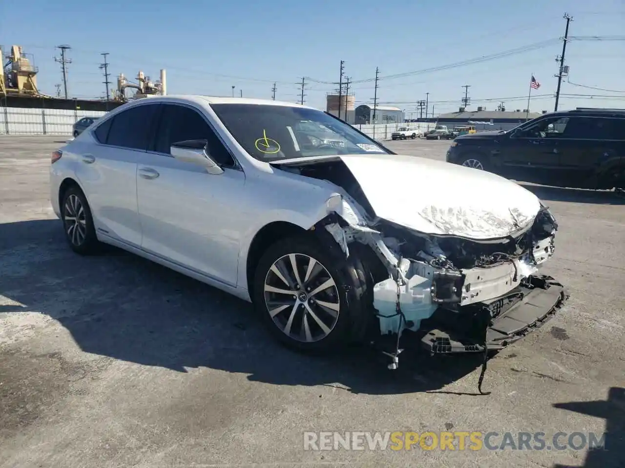 1 Photograph of a damaged car 58AD21B15LU010113 LEXUS ES300 2020