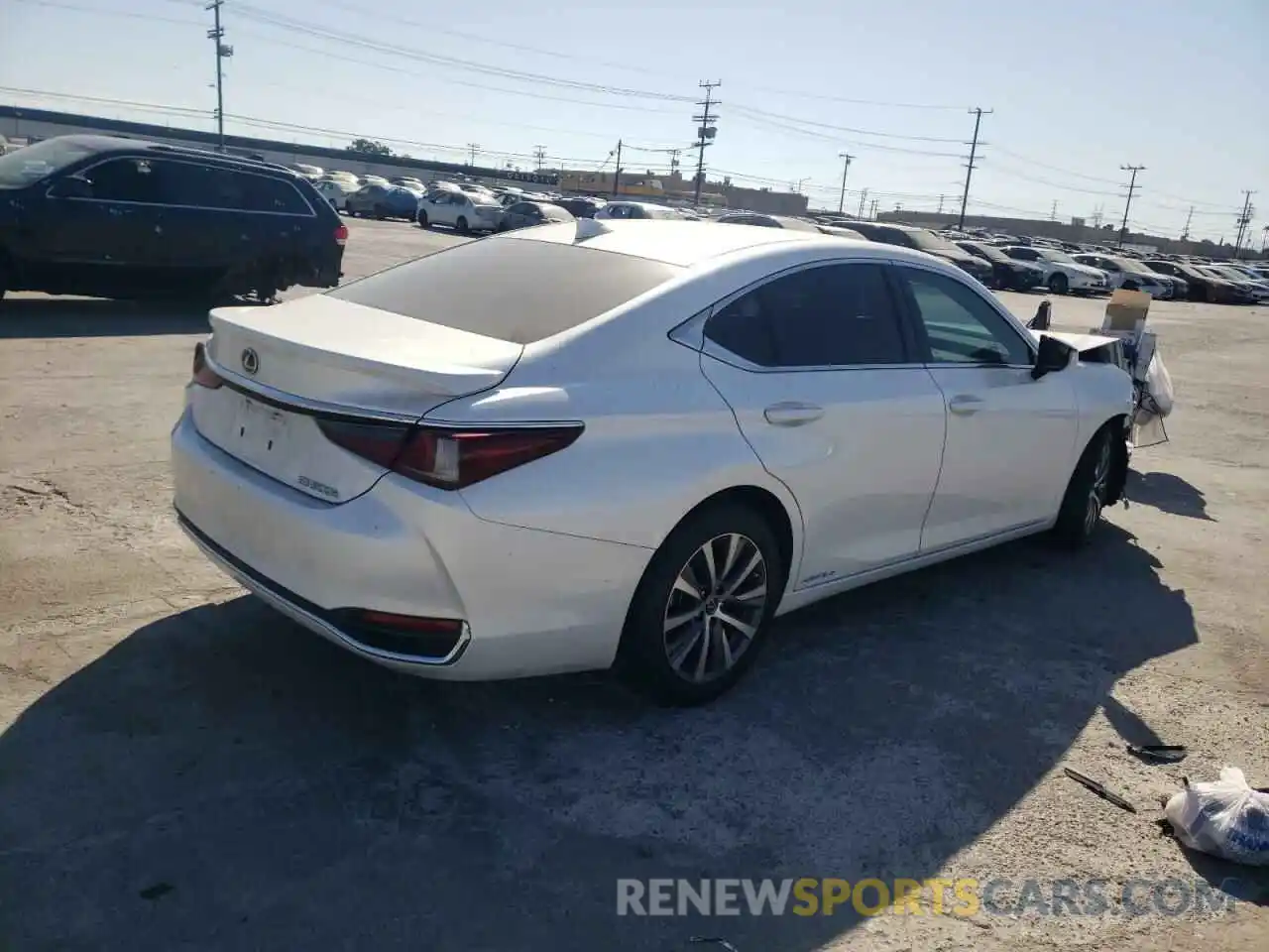 4 Photograph of a damaged car 58AD21B15LU010113 LEXUS ES300 2020