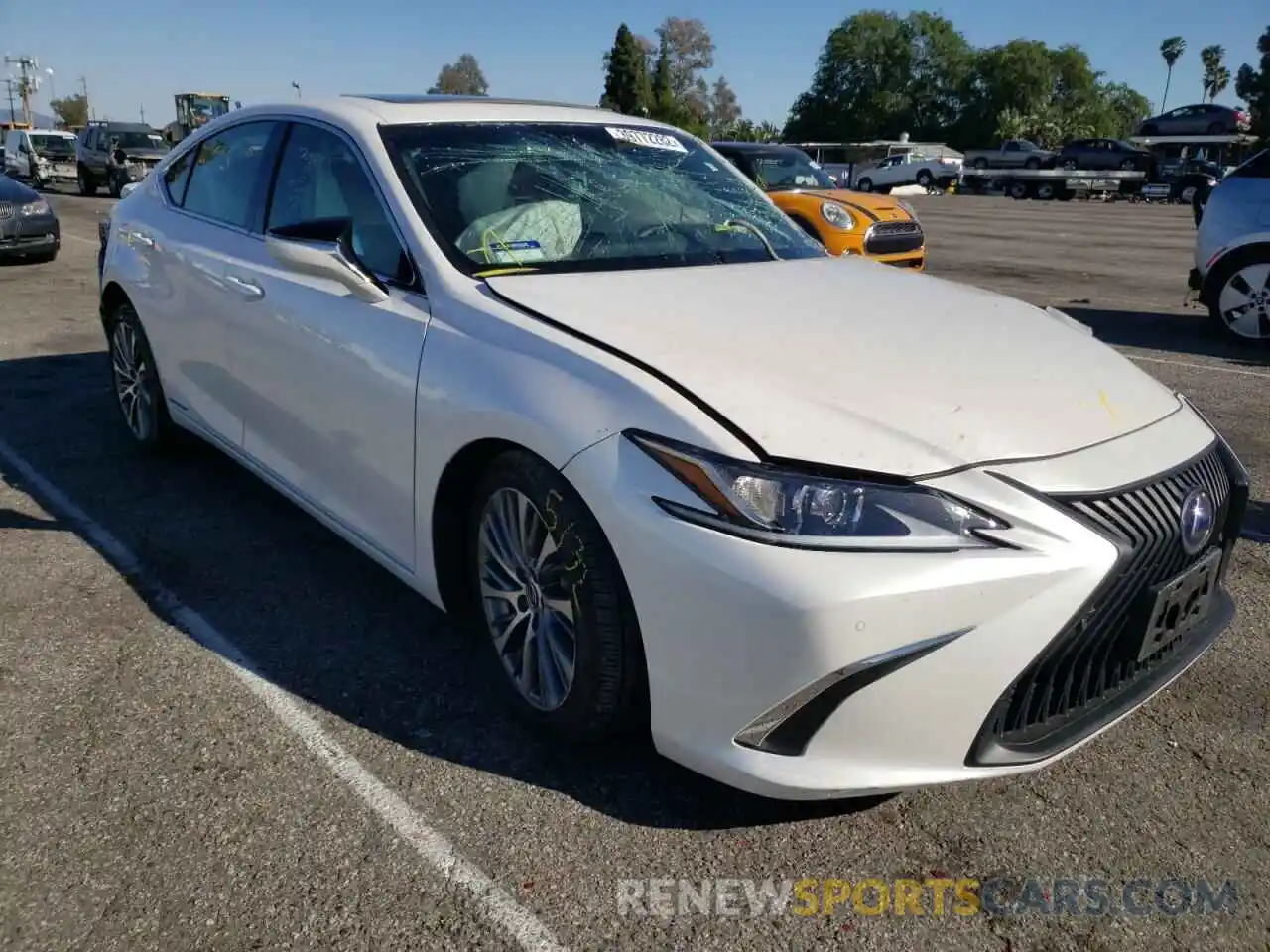 1 Photograph of a damaged car 58AD21B15LU010743 LEXUS ES300 2020