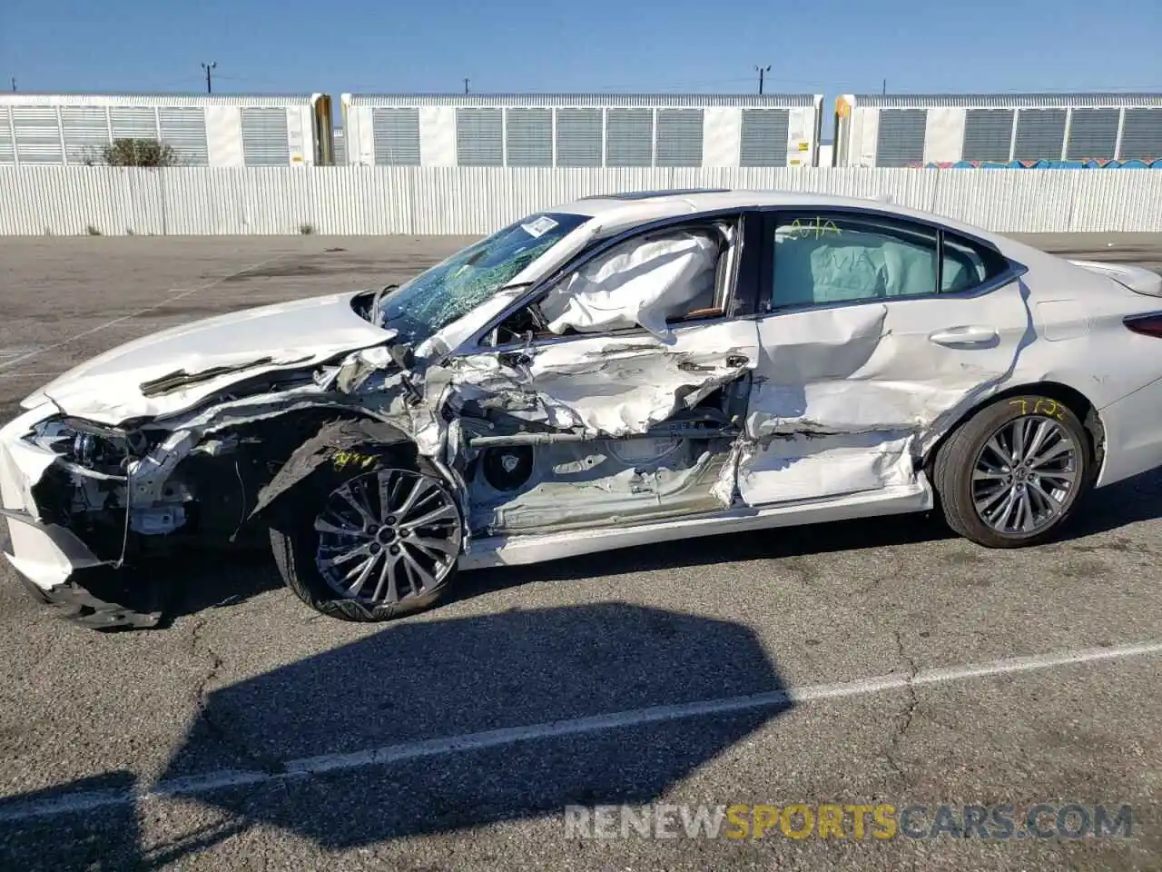 9 Photograph of a damaged car 58AD21B15LU010743 LEXUS ES300 2020