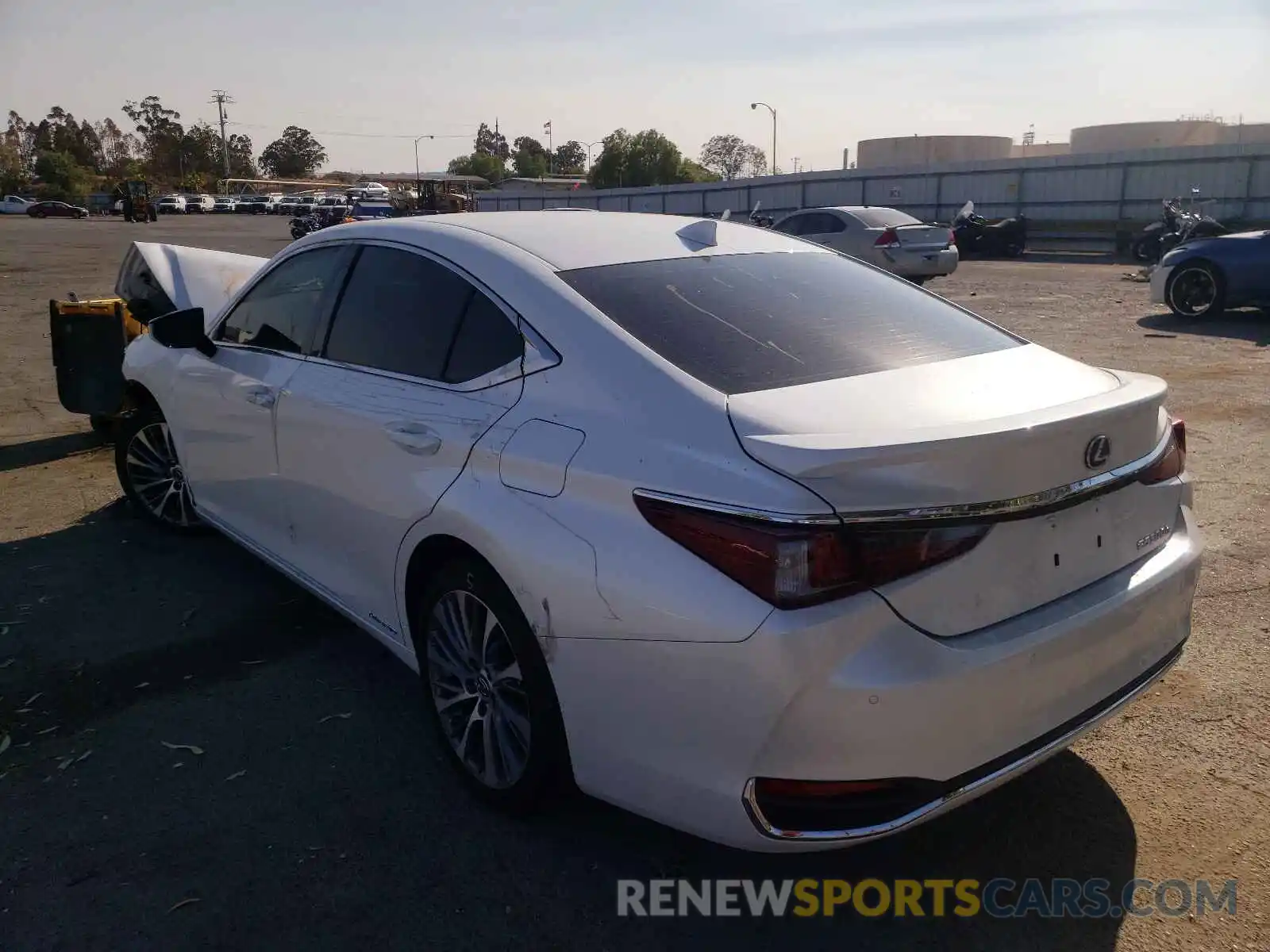 3 Photograph of a damaged car 58AD21B15LU011312 LEXUS ES300 2020