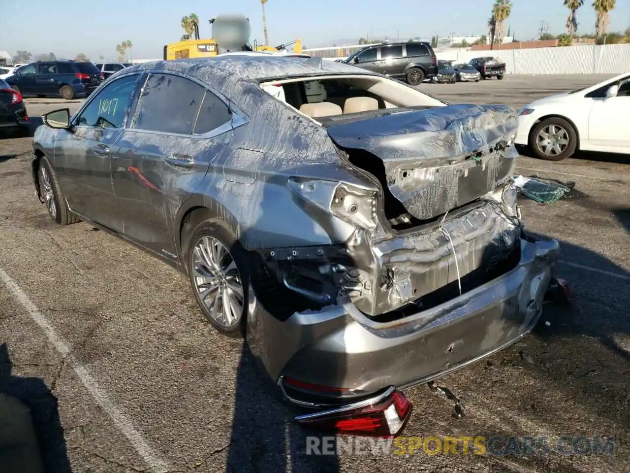 3 Photograph of a damaged car 58AD21B15LU012119 LEXUS ES300 2020