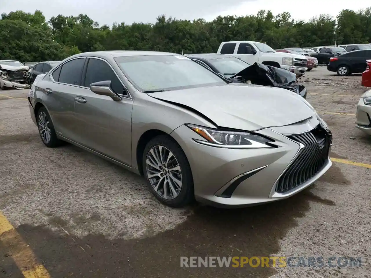 1 Photograph of a damaged car 58AD21B16LU005454 LEXUS ES300 2020