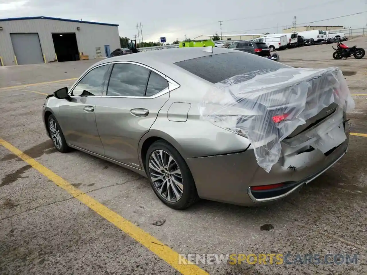 3 Photograph of a damaged car 58AD21B16LU005454 LEXUS ES300 2020