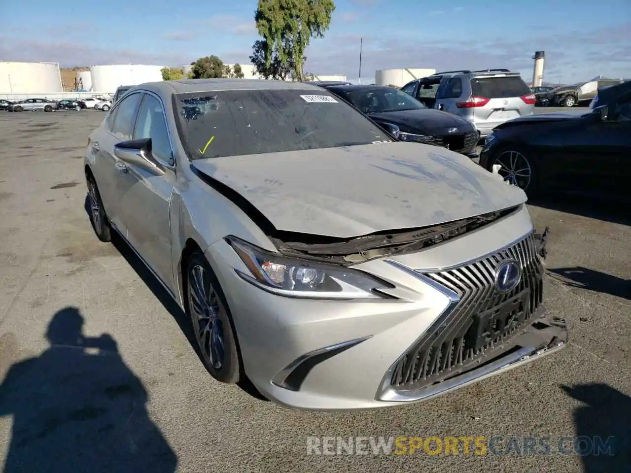 1 Photograph of a damaged car 58AD21B16LU007849 LEXUS ES300 2020