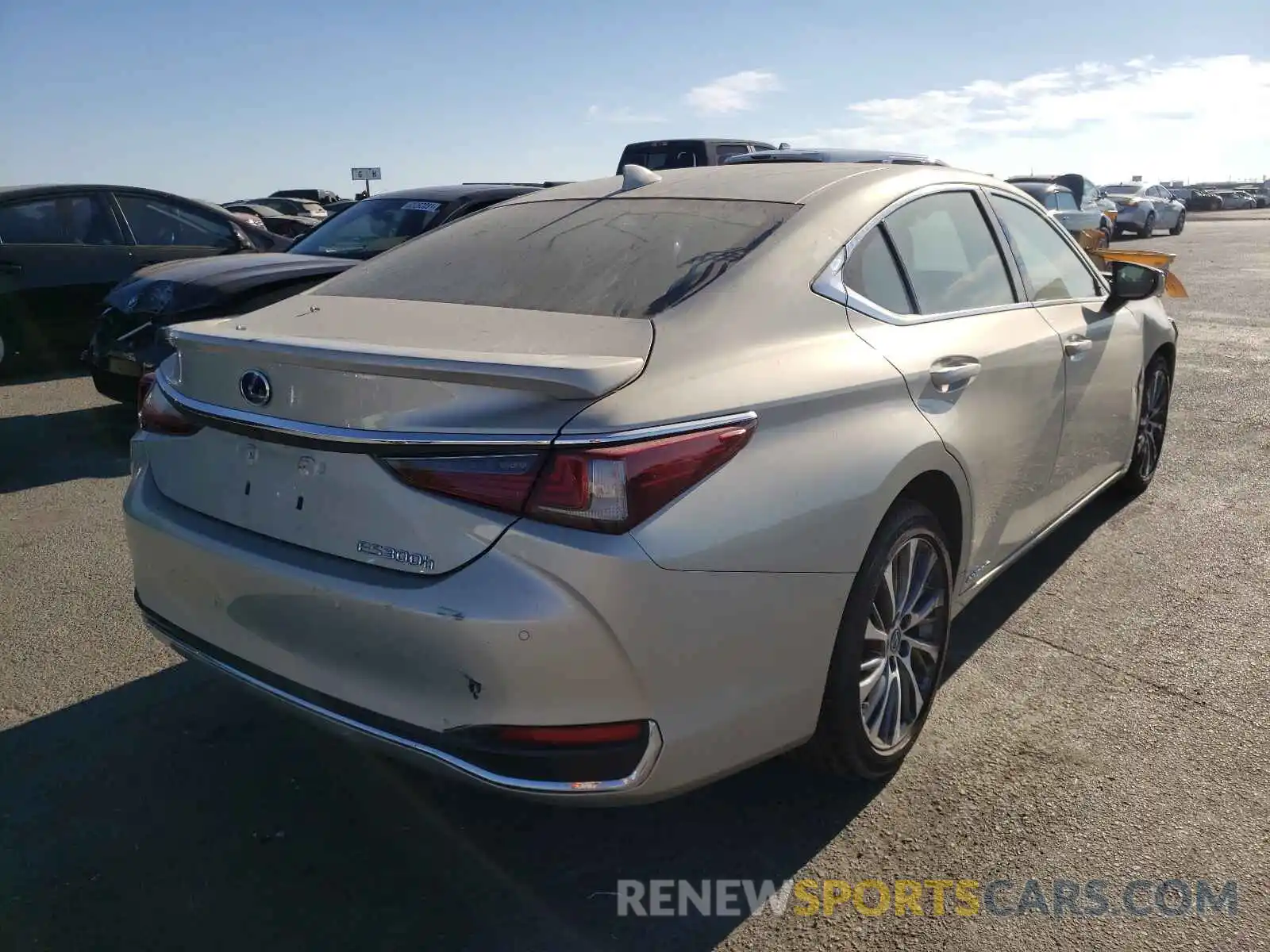 4 Photograph of a damaged car 58AD21B16LU007849 LEXUS ES300 2020