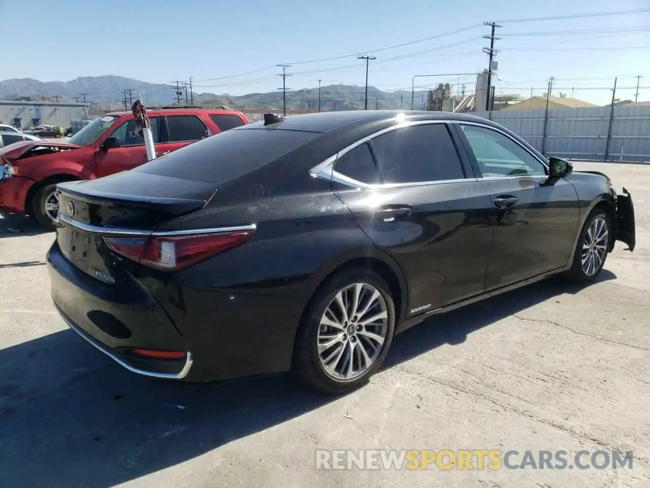 4 Photograph of a damaged car 58AD21B16LU008824 LEXUS ES300 2020