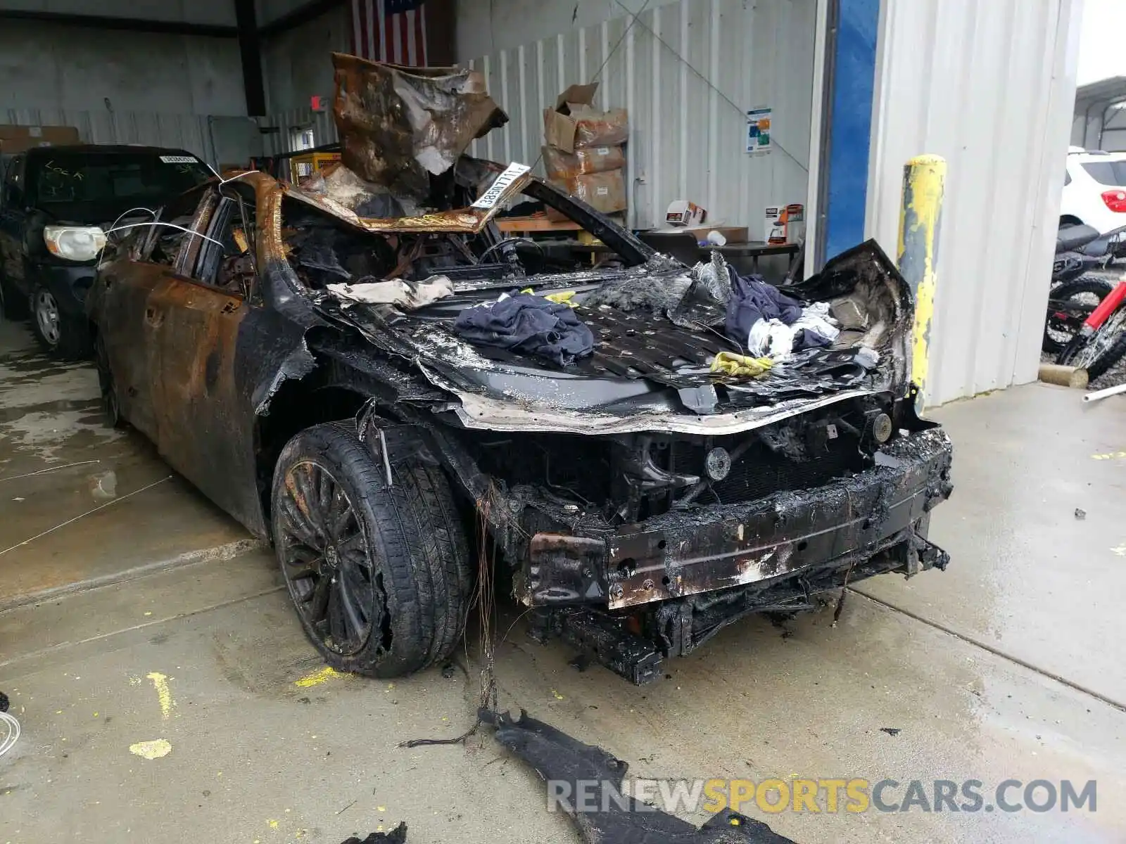 1 Photograph of a damaged car 58AD21B18LU004466 LEXUS ES300 2020