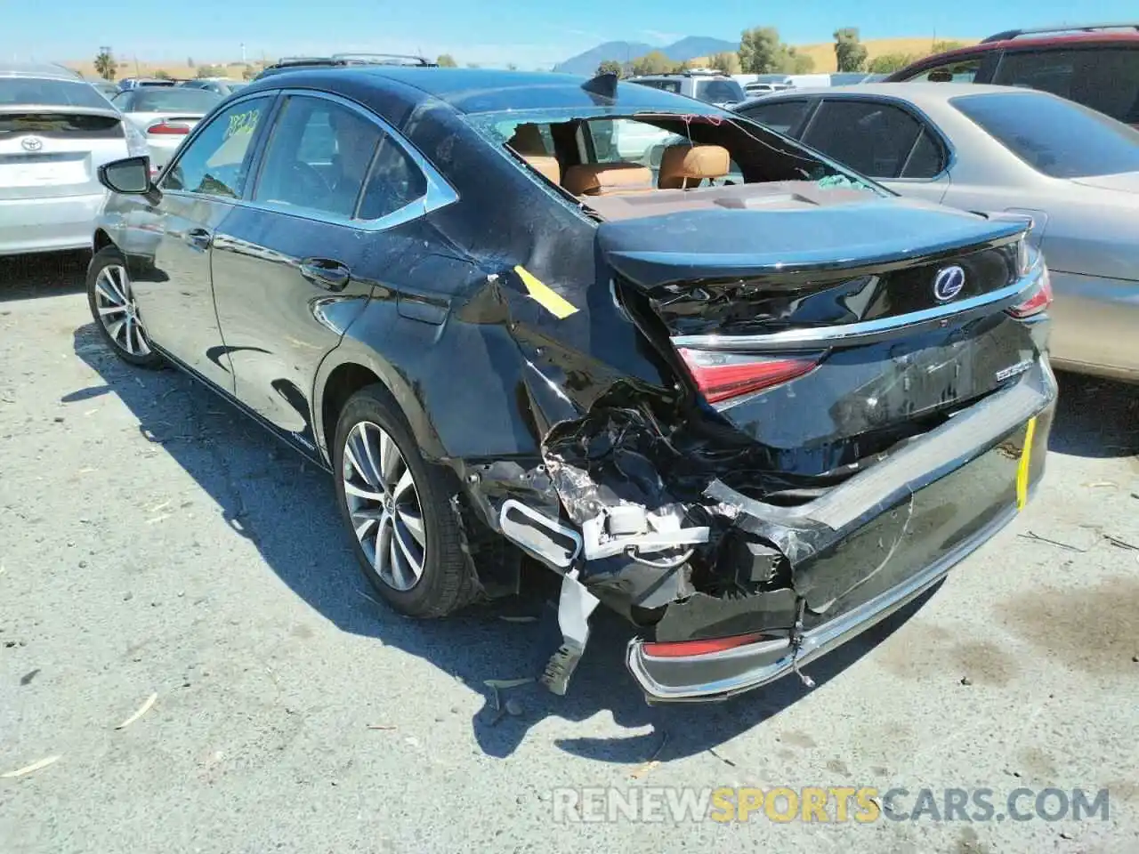 3 Photograph of a damaged car 58AD21B18LU005519 LEXUS ES300 2020