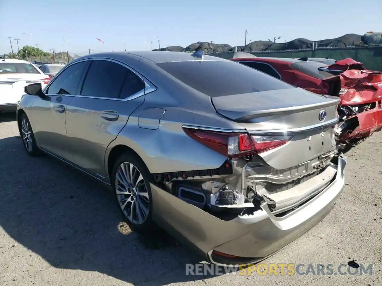 3 Фотография поврежденного автомобиля 58AD21B18LU008436 LEXUS ES300 2020