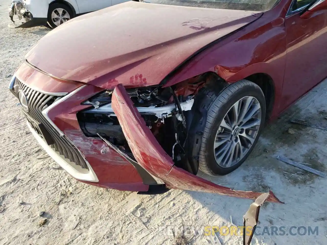 9 Photograph of a damaged car 58AD21B18LU008534 LEXUS ES300 2020