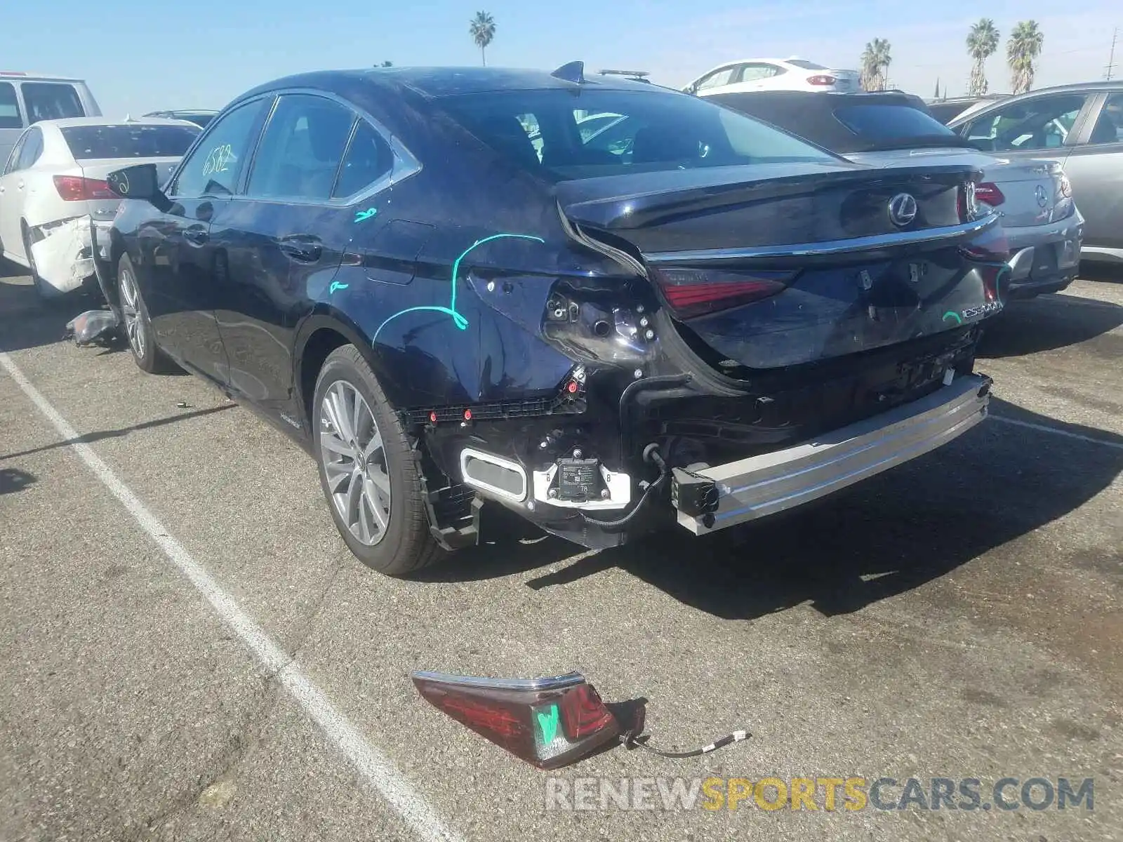 3 Photograph of a damaged car 58AD21B1XLU004937 LEXUS ES300 2020