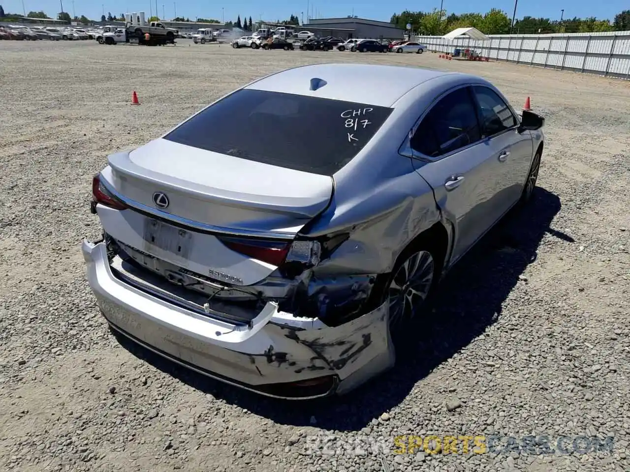 4 Photograph of a damaged car 58AD21B1XLU007661 LEXUS ES300 2020